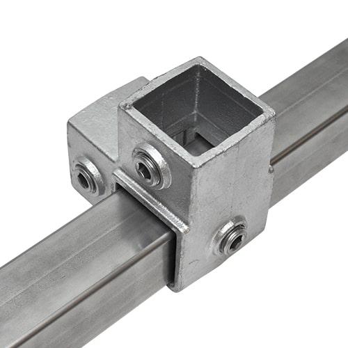 Buiskoppeling Hoekstuk doorlopende staander - vierkant - 40 mm